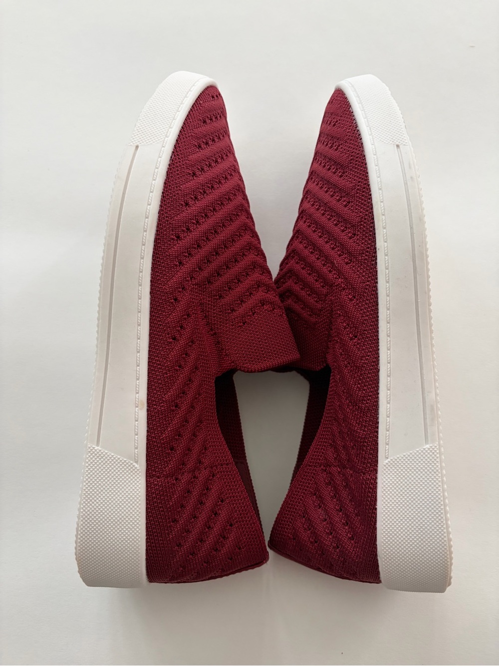 Sonoma Knit Slip-On Sneakers in Berry New w/o tag size 8.5 med - Picture 4 of 10